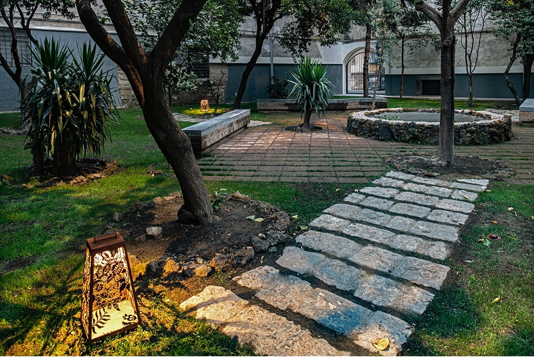 A green corner in the heart of the city, where history and nature meet